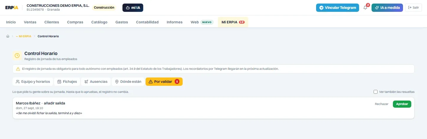 Bandeja de fichajes por validar con el motivo del trabajador